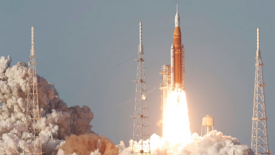 Mỹ - Trung Quốc lại nóng cuộc đua đến Mặt Trăng