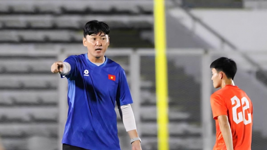 Assistant coach Lee Jung-soo leaves Vietnam for new role in Thailand