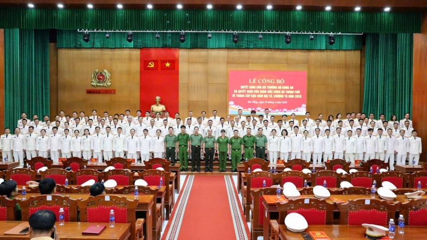 Công an TP Đà Nẵng công bố thăng cấp hàm cho 23 Đại tá và 89 Thượng tá