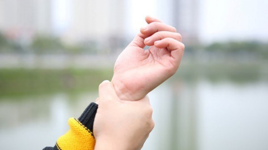 Bàn tay xuất hiện dấu hiệu này, coi chừng cơ thể đang kêu cứu lại ít được chú ý