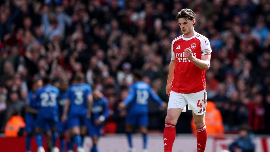 Bảng xếp hạng Ngoại hạng Anh mới nhất: Arsenal sảy chân trên đường đua vô địch