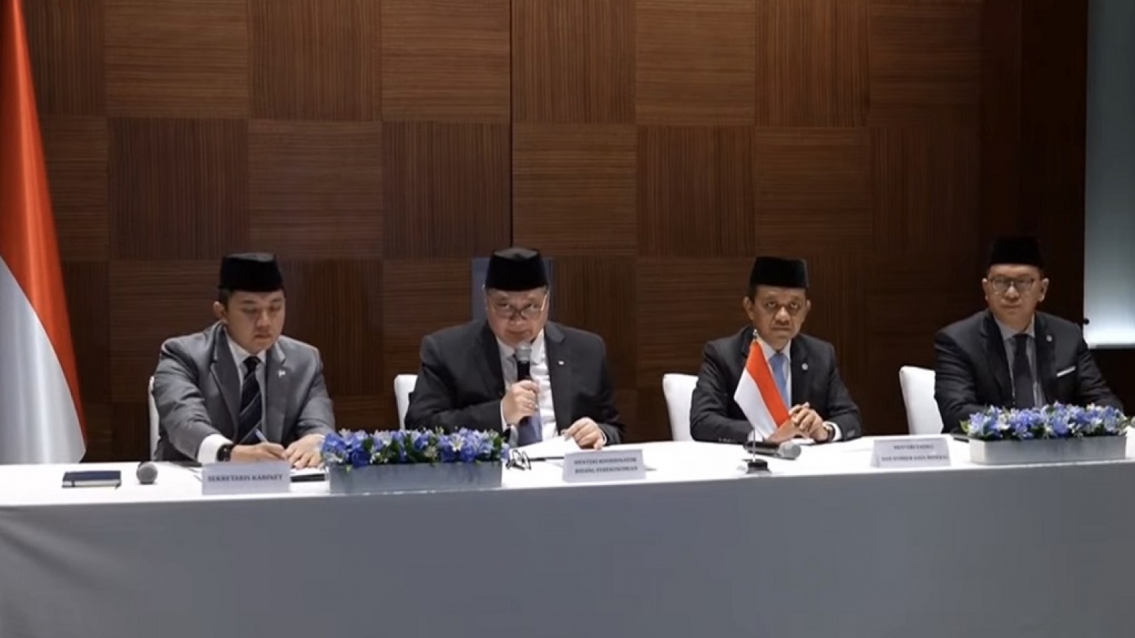 Indonesia chính thức làm việc tại nhà để tiết kiệm năng lượng