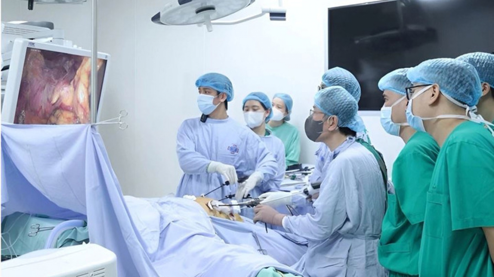 Chuyện lạ ở Bệnh viện K: Bác sĩ kiên trì "xin" bệnh nhân cho phép cứu sống họ
