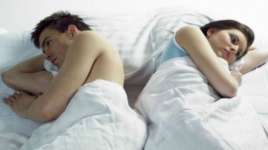 Chồng hờ hững chuyện ấy, vợ đặt camera theo dõi thì phát hiện sự thật gây sốc