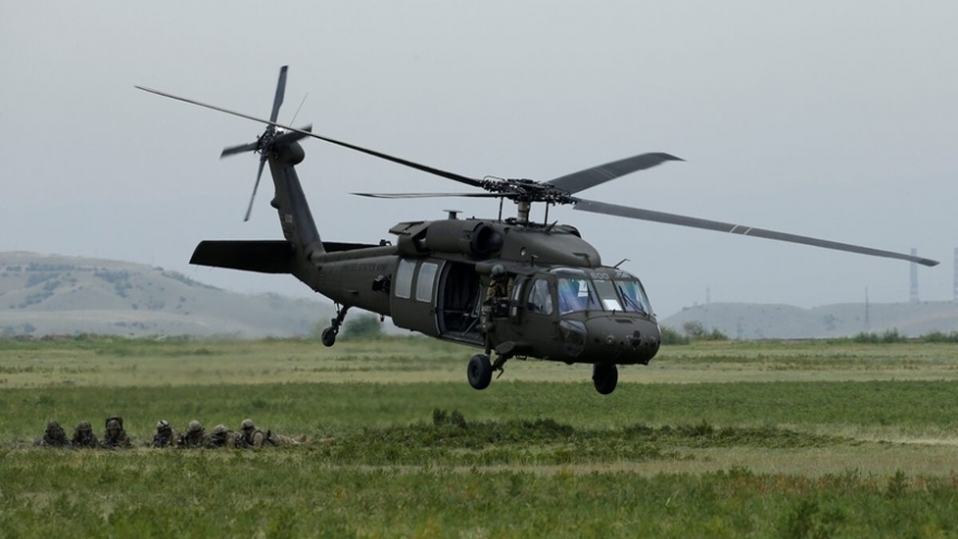 Video cảnh sát Iran nổ súng vào trực thăng của Mỹ