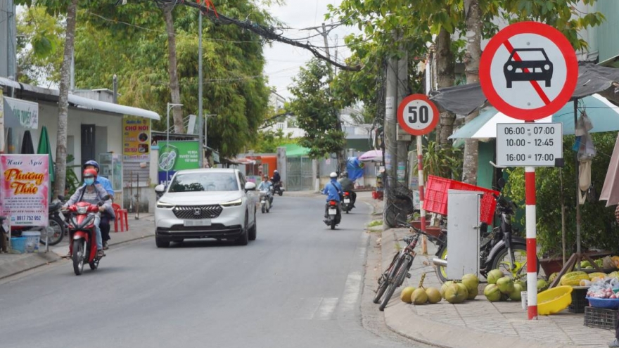 Mức phạt xe ô tô đi vào đường cấm mới nhất năm 2026