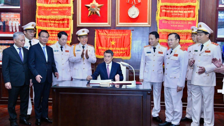 Thủ tướng: Kiên quyết không để bị động, bất ngờ trước mọi loại hình tội phạm