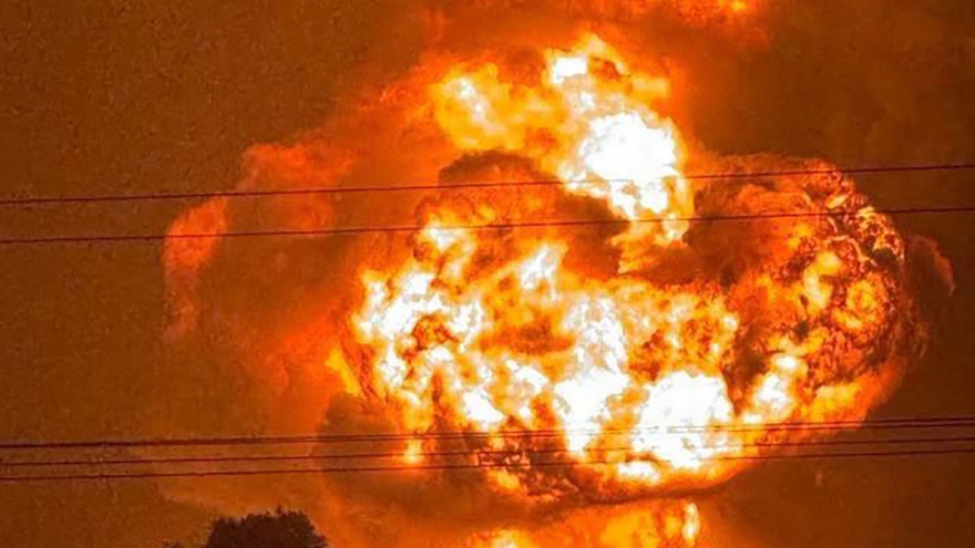 Công an Hà Nội thông tin chính thức vụ cháy bãi chứa dầu thải ở xã Đông Anh