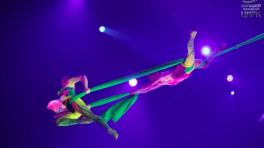 Circus, magic gala celebrates national holidays