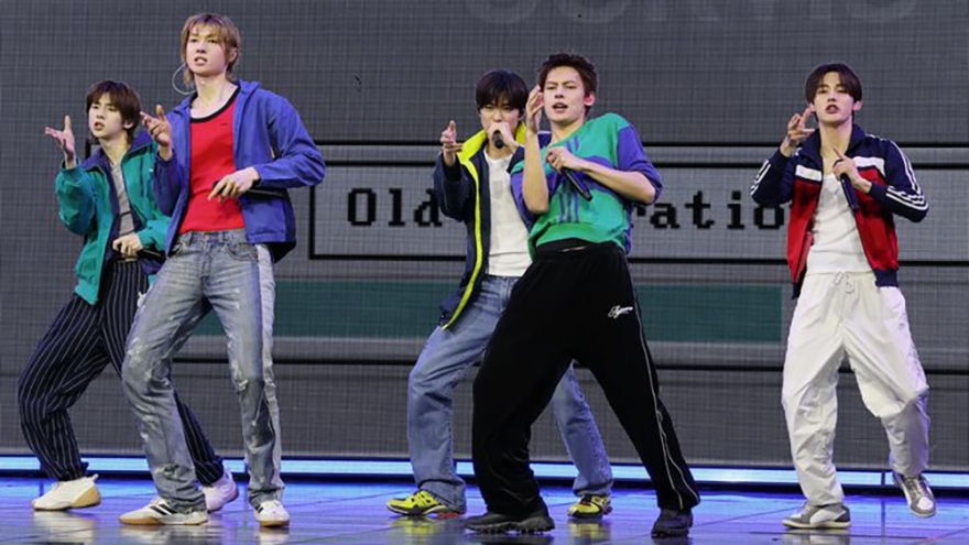 CORTIS trở lại với “REDRED” nhấn mạnh hơn nữa vào bản sắc