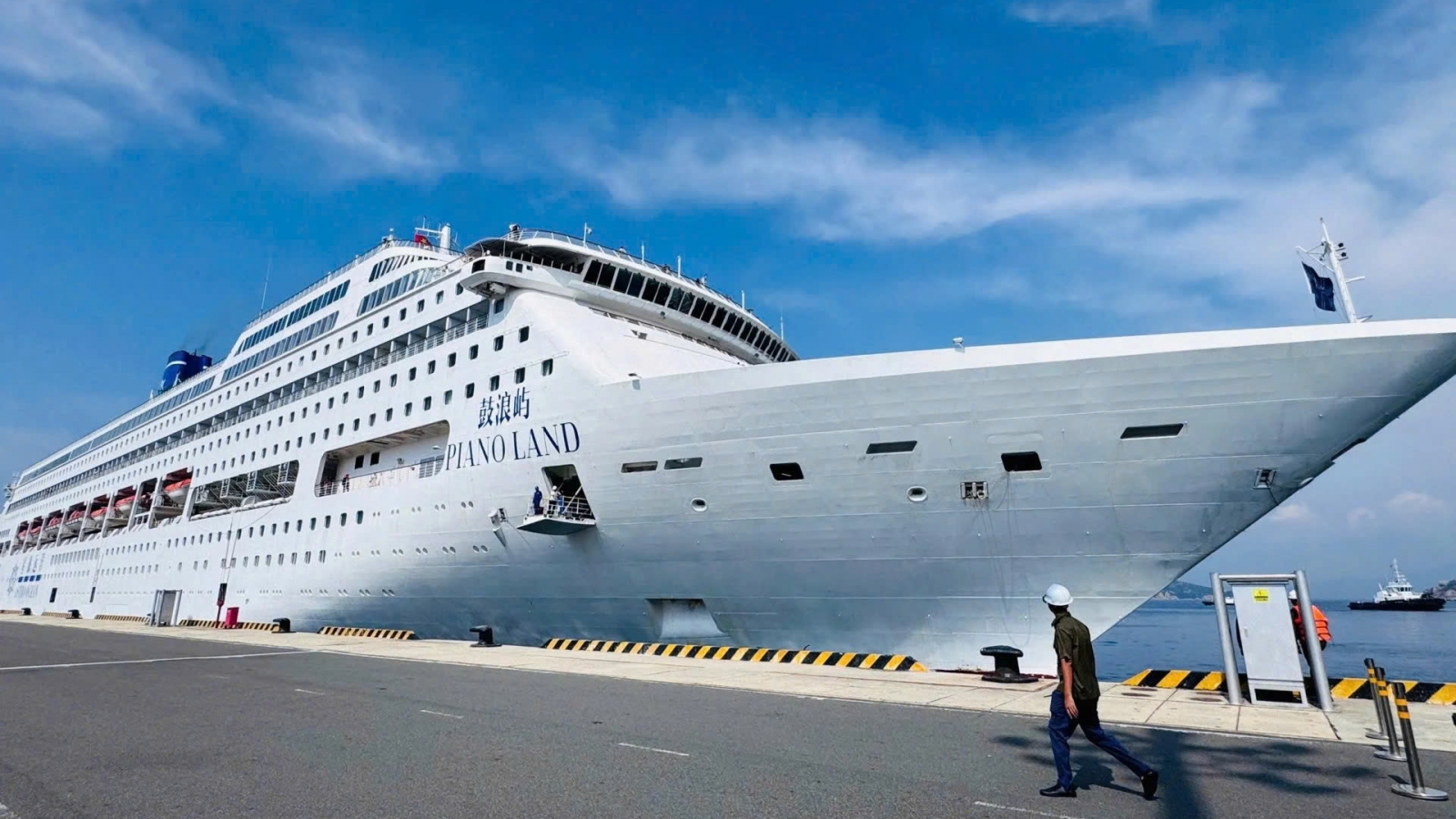 Cam Ranh International Port receives two cruise ships in a day