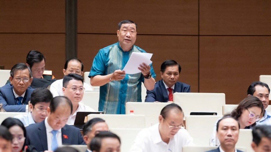 Đại biểu Quốc hội: "Không chỉ tăng lương hay không mà là tăng ở mức nào"