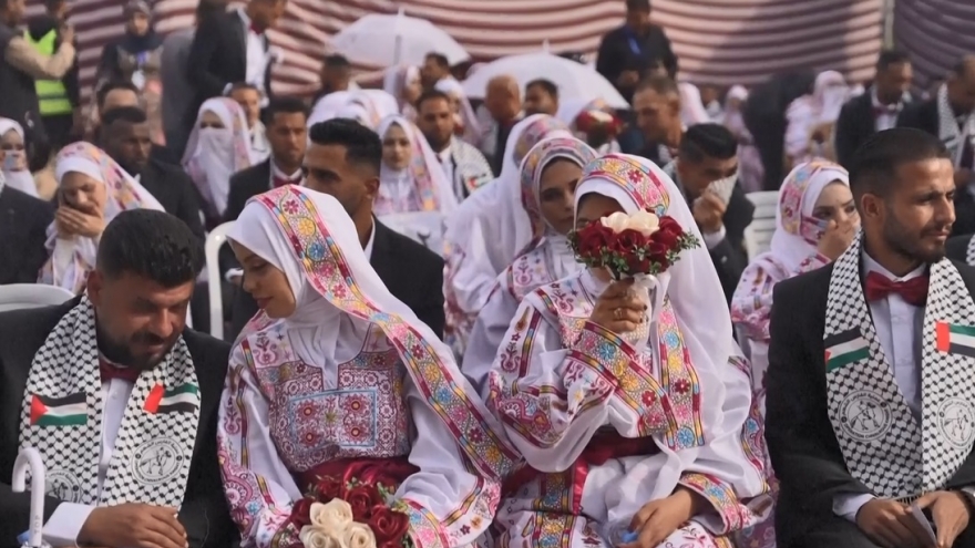 Cận cảnh các cặp đôi Palestine trong lễ cưới tập thể ở dải Gaza
