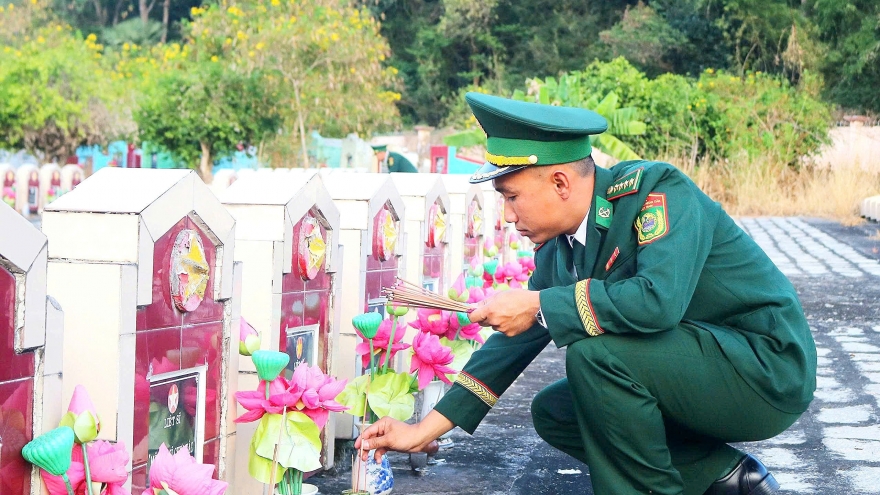 Tuổi trẻ Tịnh Biên (An Giang) tưởng niệm, tri ân các Anh hùng liệt sĩ