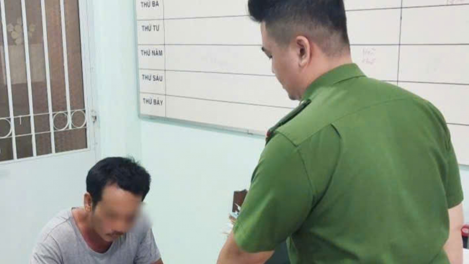 Uống rượu bia rồi điều khiển xuồng, gây tai nạn chết người trên sông Tiền