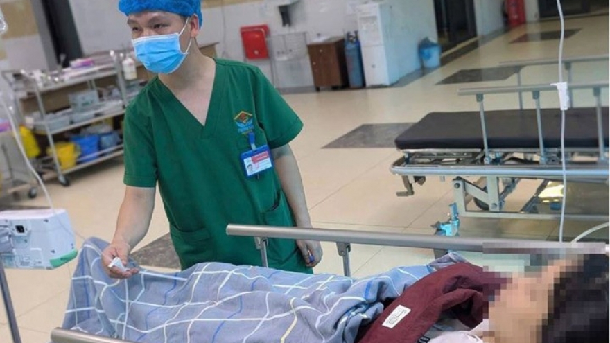 Đang dự hội thảo cô giáo 38 tuổi bị đột quỵ bất ngờ