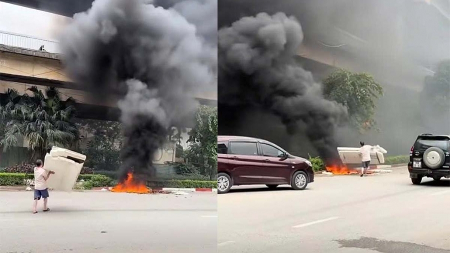 Xử phạt người đàn ông đốt rác dưới chân cầu Thăng Long, gây khói đen mù mịt