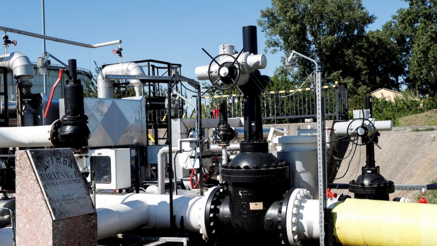 Nga: Việc nối lại trung chuyển dầu qua đường ống Druzhba phụ thuộc vào Ukraine