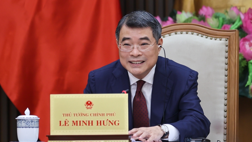 Thủ tướng Chính phủ Lê Minh Hưng điện đàm với Thủ tướng Singapore Lawrence Wong