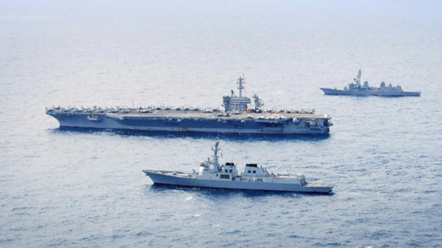 Hormuz dậy sóng: Iran tung hạm đội “tàu muỗi” đối đầu hải quân Mỹ