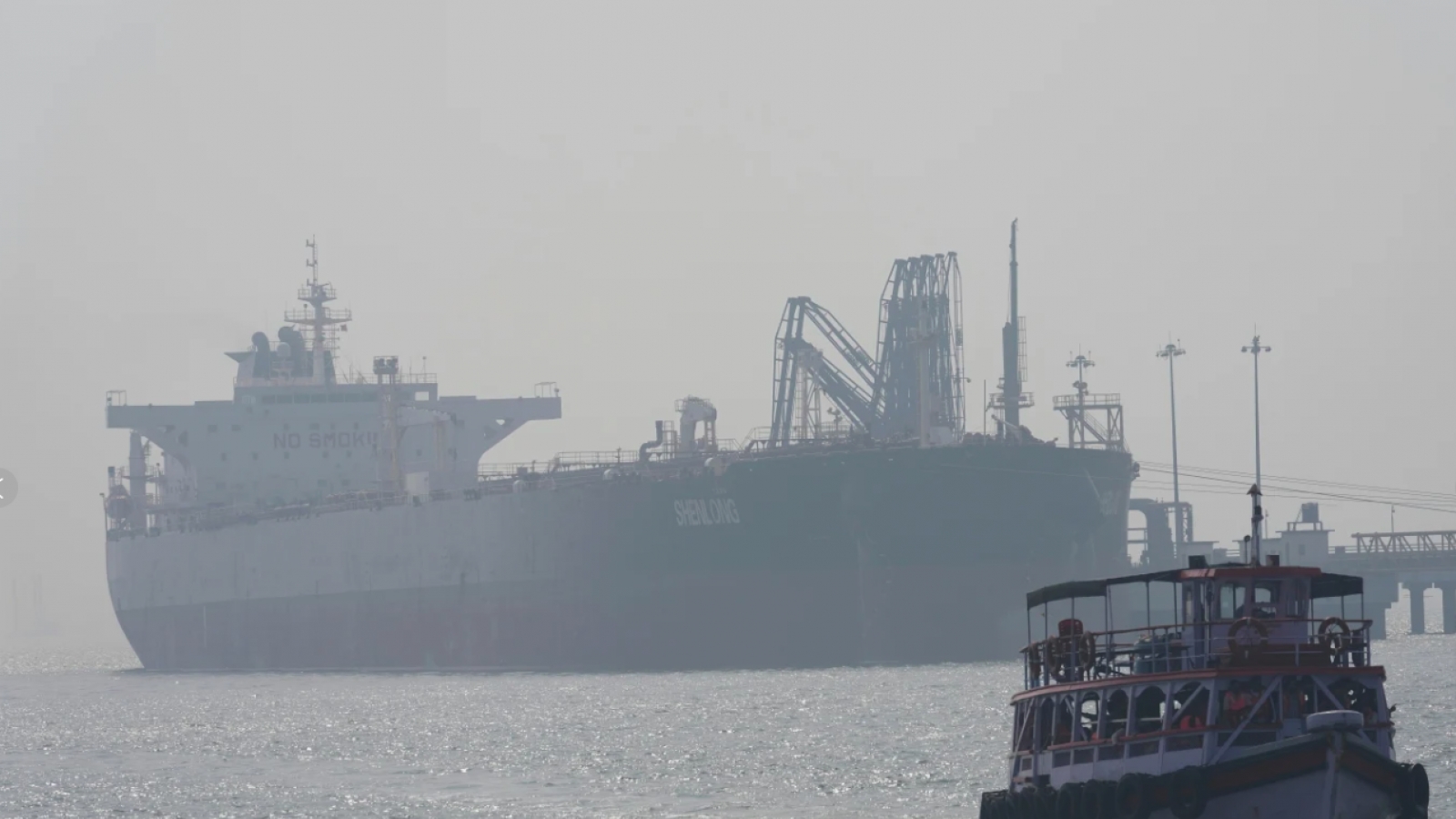 Vì sao không quốc gia nào thực sự “độc lập năng lượng” khi Hormuz bị phong tỏa?