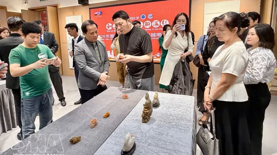 Chinese art show hits Hanoi, pushing ‘Silk Road’ friendship