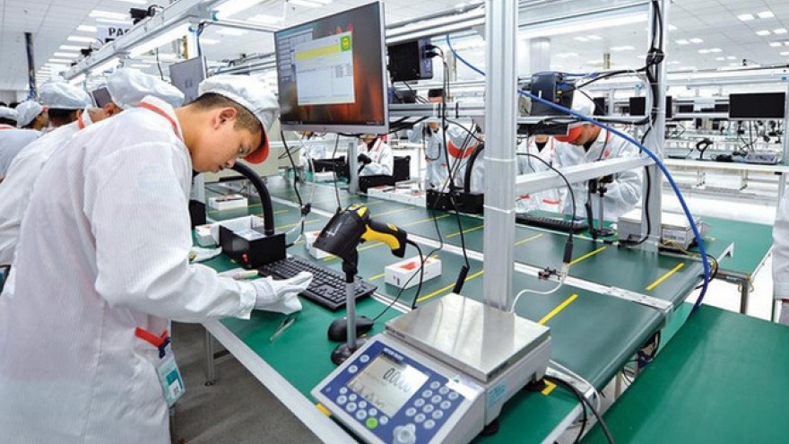 Computers, phones, and machinery lead surge in Vietnam’s Q1 exports