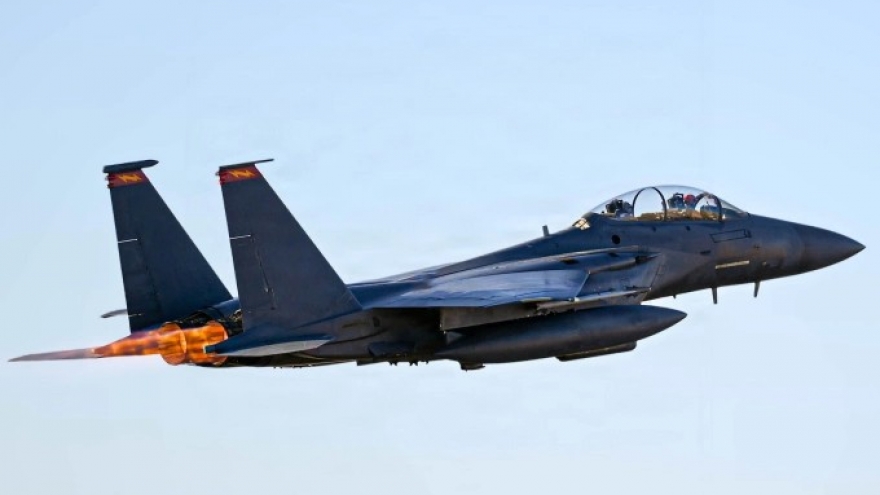 Mỹ xác nhận chiến đấu cơ đầu tiên rơi tại Iran, một phi công được giải cứu