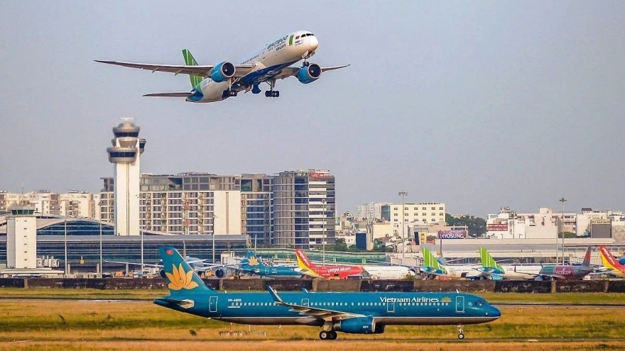 Tan Son Nhat Airport to raise flight slot limit to ease holiday congestion