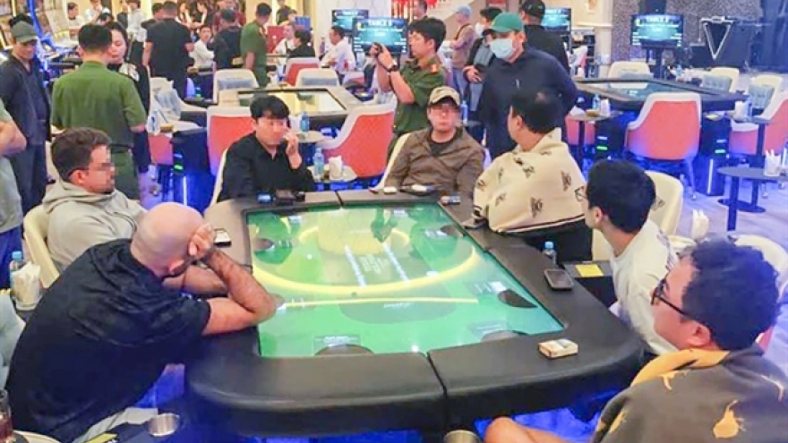 Dozen foreign nationals caught illegally gambling at Nha Trang hotel