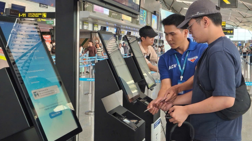 Đà Nẵng mở lối ưu tiên sinh trắc học cho khách sử dụng VNeID mức độ 2 lên tàu bay