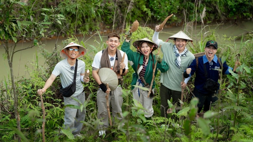 Yeah1 films travel reality show in RoK's Gangneung City