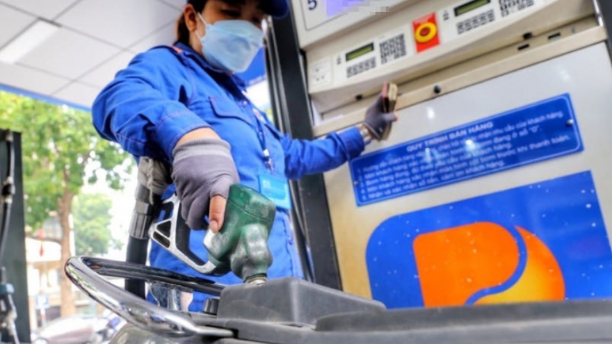 Giá xăng dầu hôm nay 18/4: Giá dầu thế giới giảm nhẹ