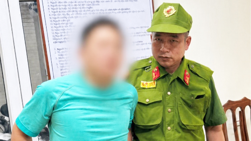 Giải cứu phụ nữ bị chồng bạo hành trong đêm ở Hà Nội