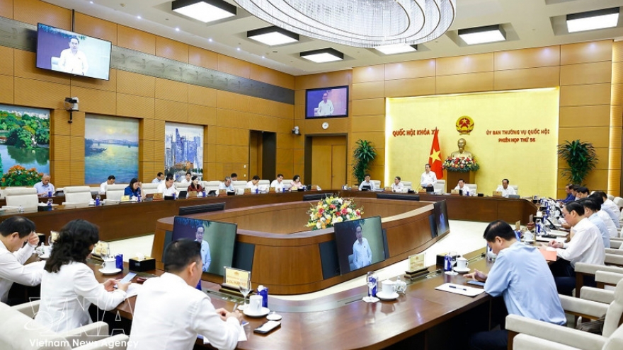 NA Standing Committee urges updated macro scenarios amid rising economic risks