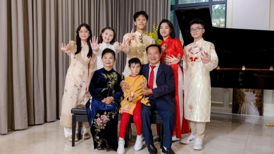 8 năm ròng rã ông ngoại đưa đón đi học, kết quả cháu đạt 9.0 IELTS