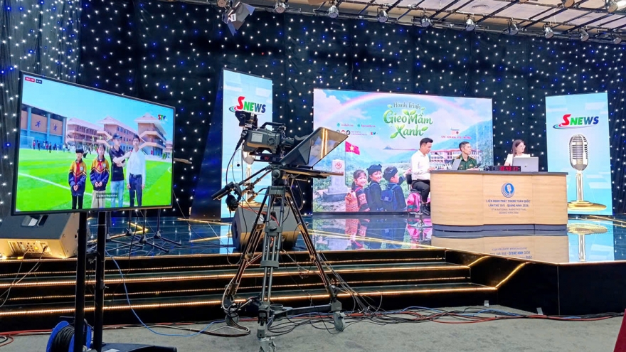 Phát thanh trực tiếp, nơi bản lĩnh người làm báo được thử thách