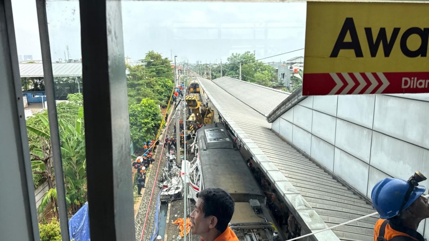 Tai nạn tàu tại Indonesia: Hoàn tất công tác sơ tán người mắc kẹt