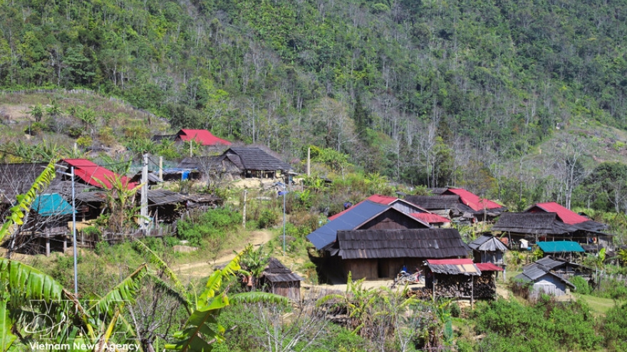 Huoi Man – A “sky-high” hamlet where wood and stone architecture reigns