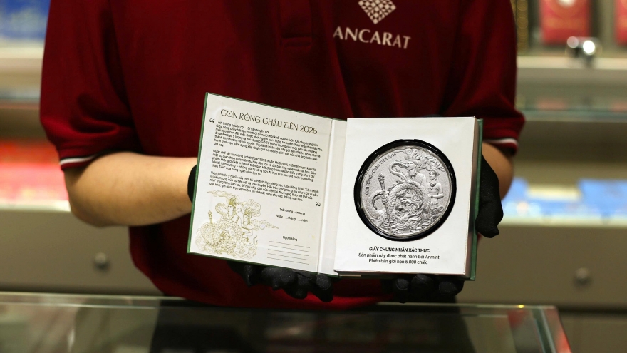 Giá bạc hôm nay 15/4: Bạc trong nước vượt ngưỡng 80 triệu đồng/lượng