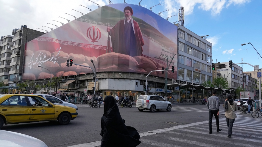 Mỹ chờ phản hồi của Iran giữa lúc căng thẳng tại Hormuz leo thang