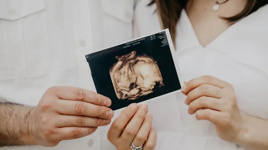 Phụ nữ và nam giới ngoài 40 còn khả năng sinh con tự nhiên?