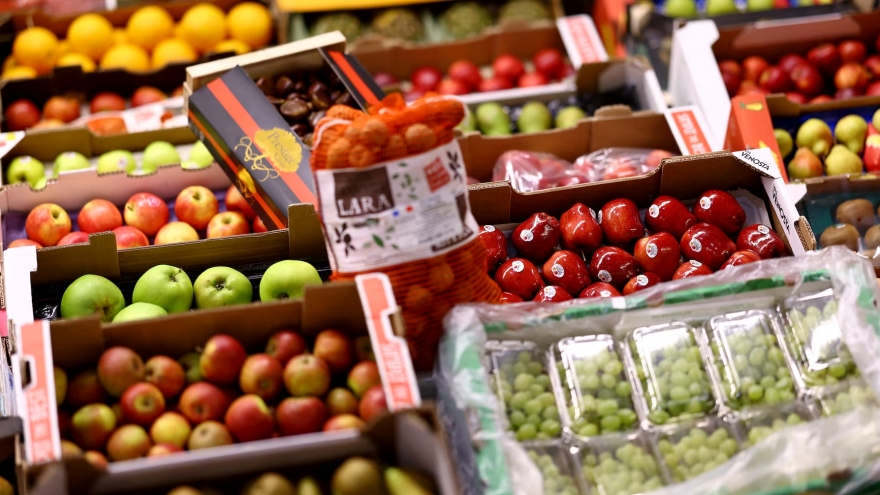 Liên Hợp Quốc cảnh báo giá thực phẩm tăng vọt, Anh họp khẩn