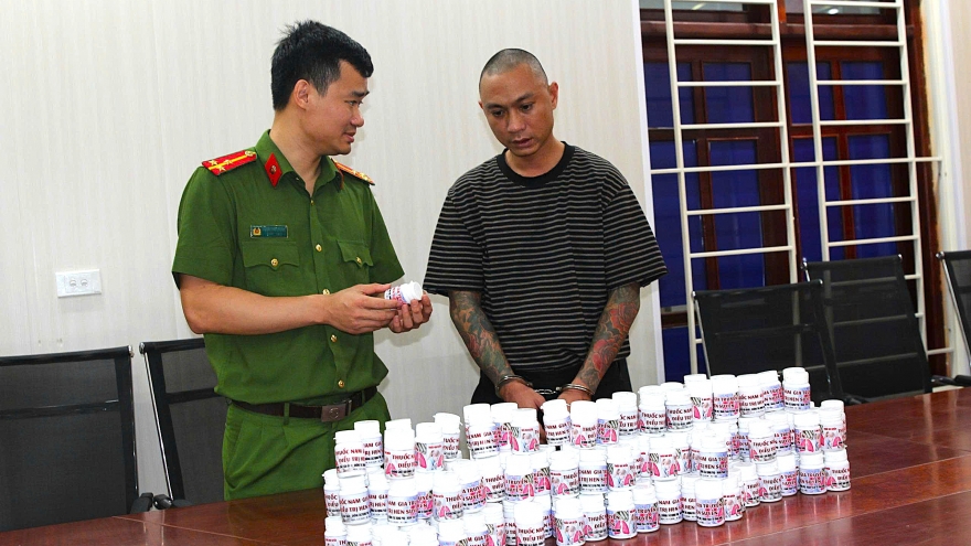 Khởi tố đối tượng bán thuốc giả, quảng cáo “khỏi hen 100%”