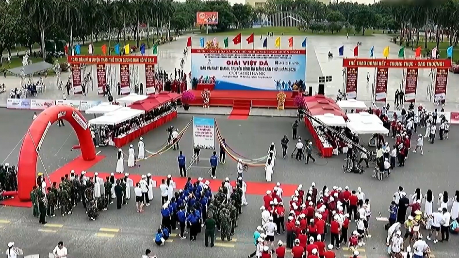 Hơn 2.000 VĐV tranh tài giải Việt dã Báo và PTTH Đà Nẵng lần thứ I năm 2026