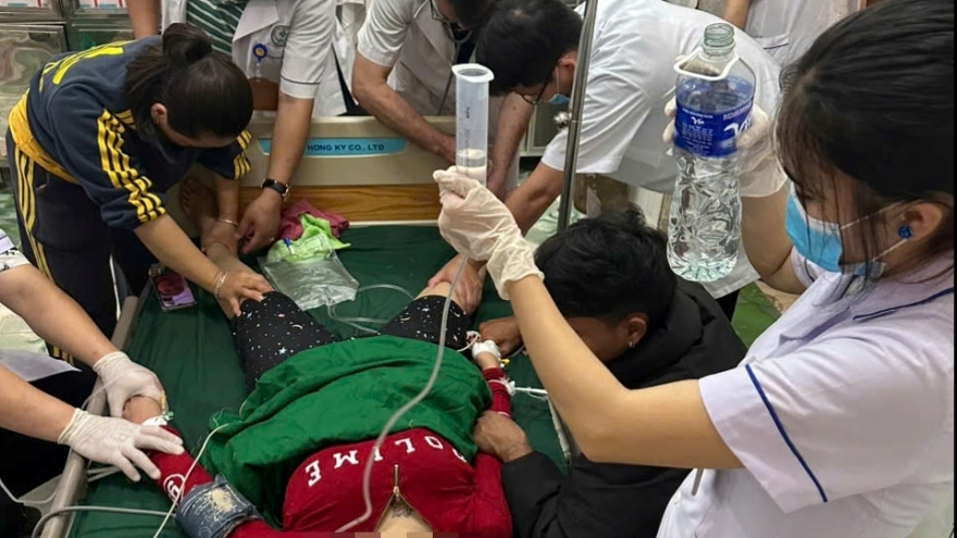 Kịp thời cứu sống người phụ nữ nguy kịch khi ăn lá ngón