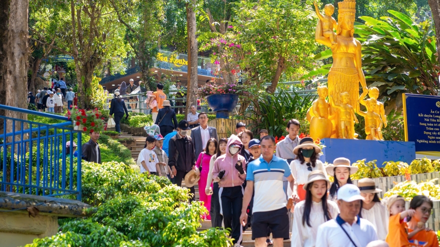 Lâm Đồng đón 350.000 lượt khách dịp Giỗ Tổ, doanh thu 768 tỷ đồng