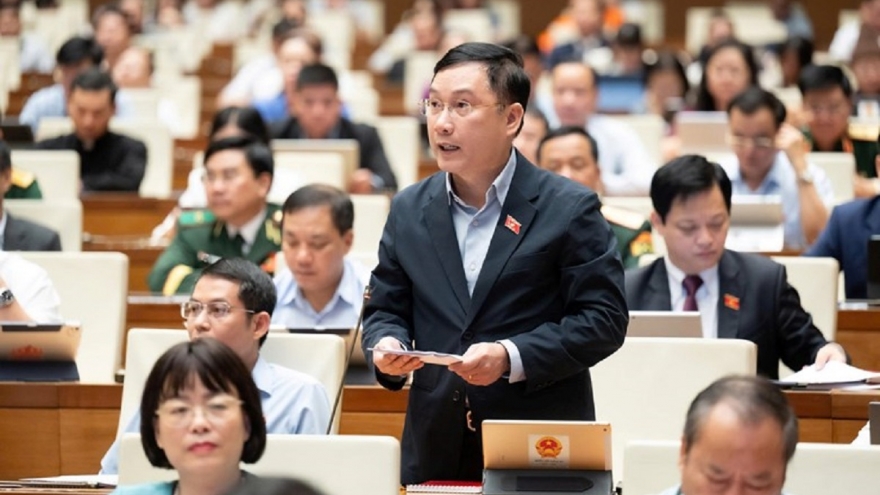 ĐBQH: Tín dụng chảy vào bất động sản đầu cơ, người trẻ 30 năm không mua nổi nhà