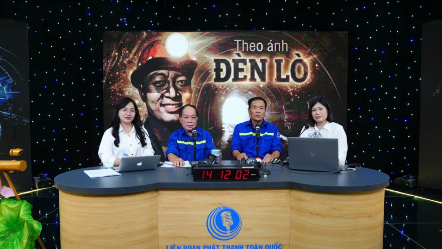 Kịch tính từng giây thi Phát thanh trực tiếp, không có chỗ cho sai sót