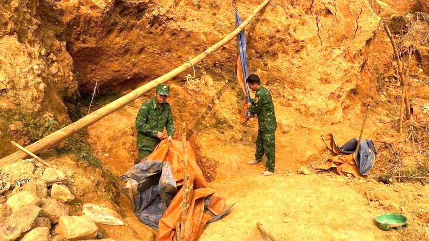 Truy quét các điểm khai thác vàng trái phép tại Huế